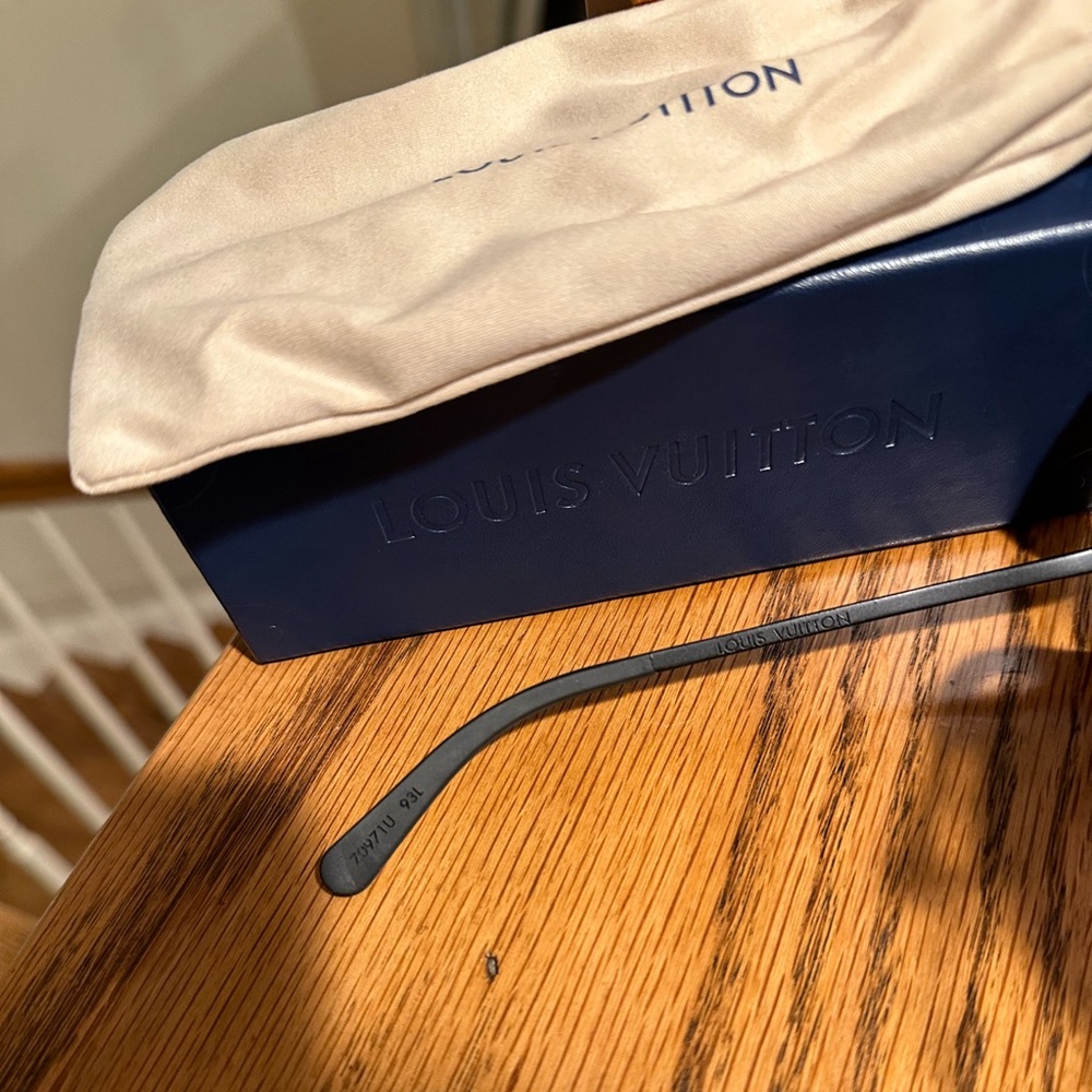 Louis Vuitton Sunglasses - Picture 8 of 15